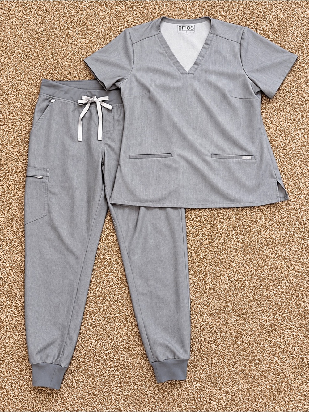 FIGS Women’s XL Gray Scrub Set V-Neck Top and Jogger Pants